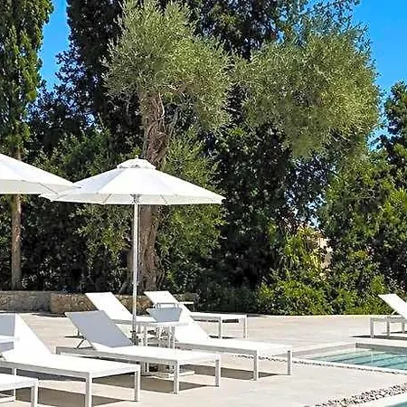 Hotel Tessera Collection